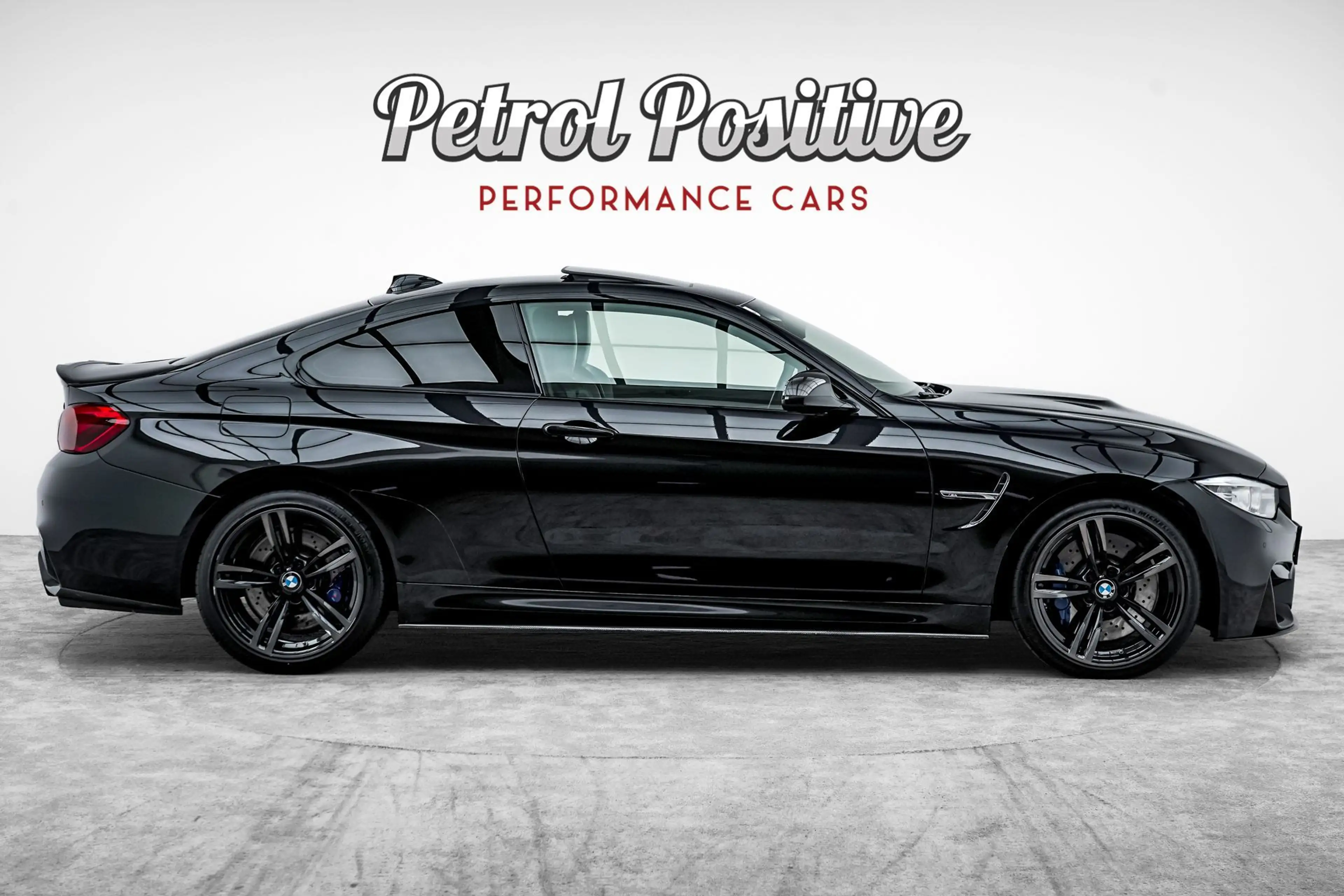 BMW M4 4er Coupe EU MODELL / CARBON / OLED / SERVICEGEPF — photo 13