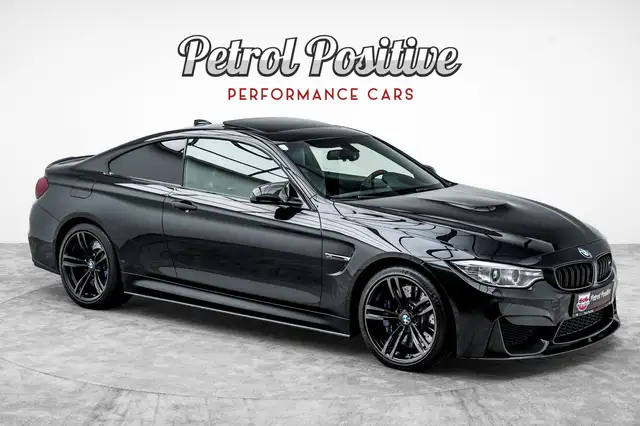BMW M4 view 10