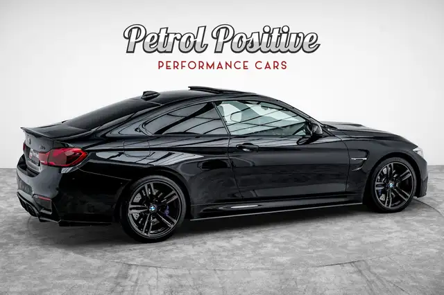 BMW M4 view 23