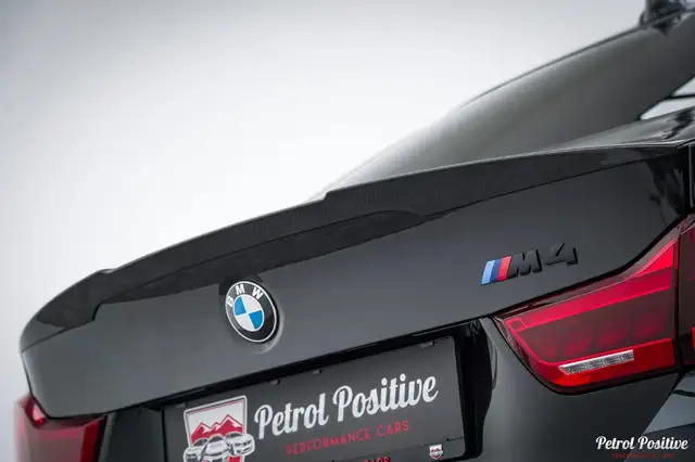 BMW M4 view 21