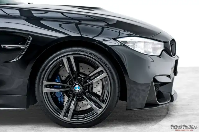 BMW M4 view 14