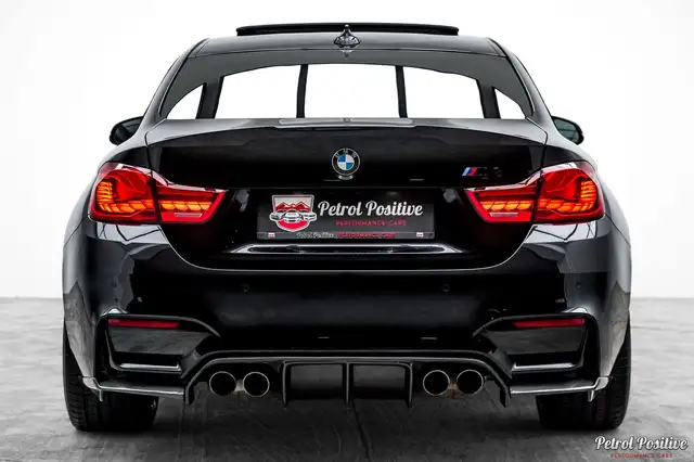 BMW M4 view 25