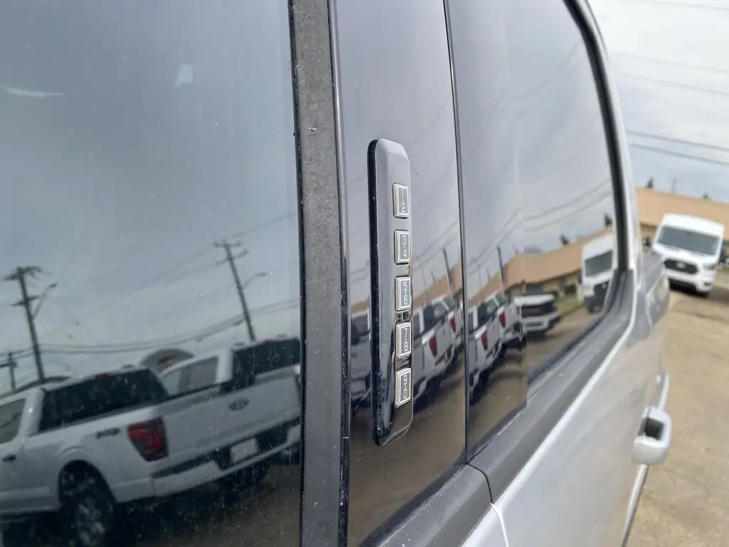 2017 Ford F-150 SuperCrew Lariat SuperCrew 145 | 4X4 | Rear Cam | Parking Se — photo 6