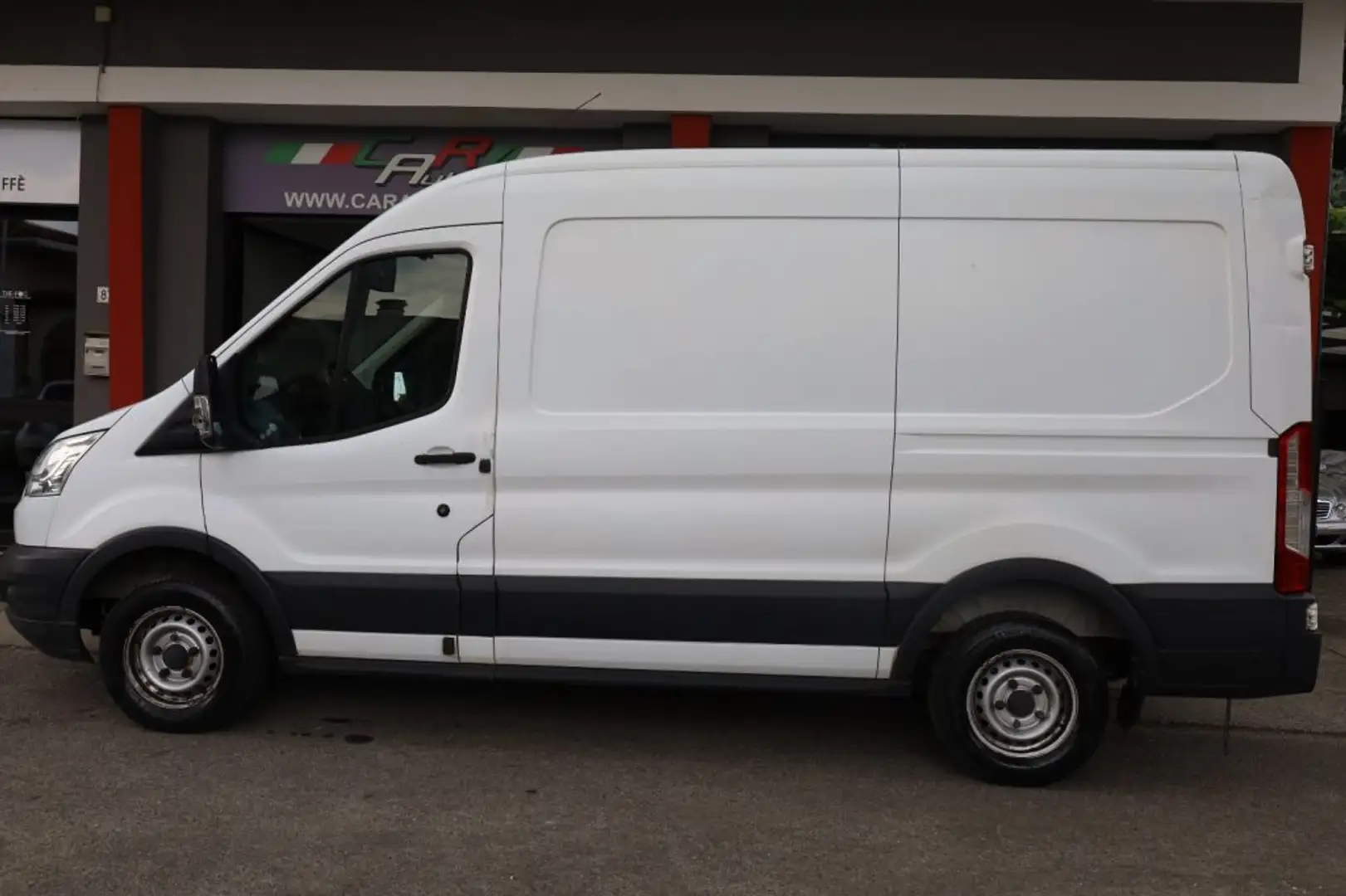 Ford Transit 2.2TDCi 125CV PM-TM L2H2 Furgone 3Posti UniProprie Bianco - 2