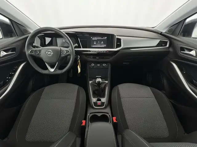 Opel Grandland view 8