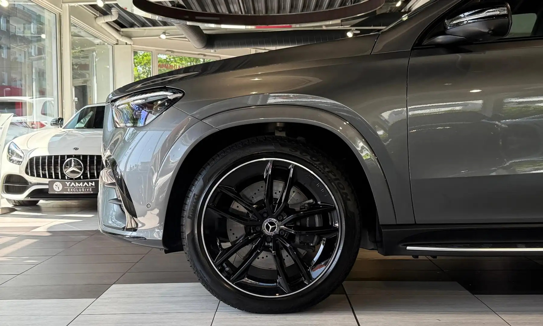 Mercedes-Benz GLE 400 e 4Matic Coupe*AMG*Pano*HuD*Luftf*22" Grau - 2