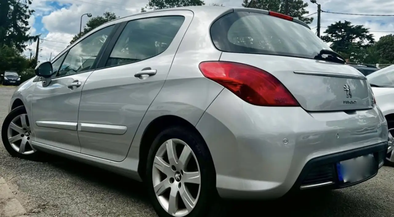 Peugeot 308 1.6 e-HDi 112ch FAP BMP6 BLUE LION Activ