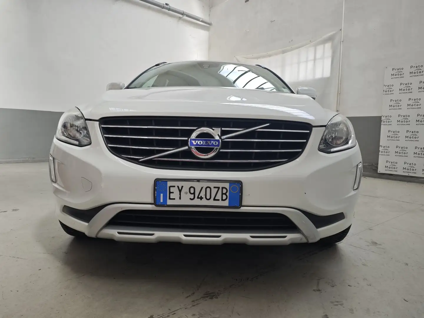 Volvo XC60 2.4 d4 Momentum awd 181cv geartronic - 1