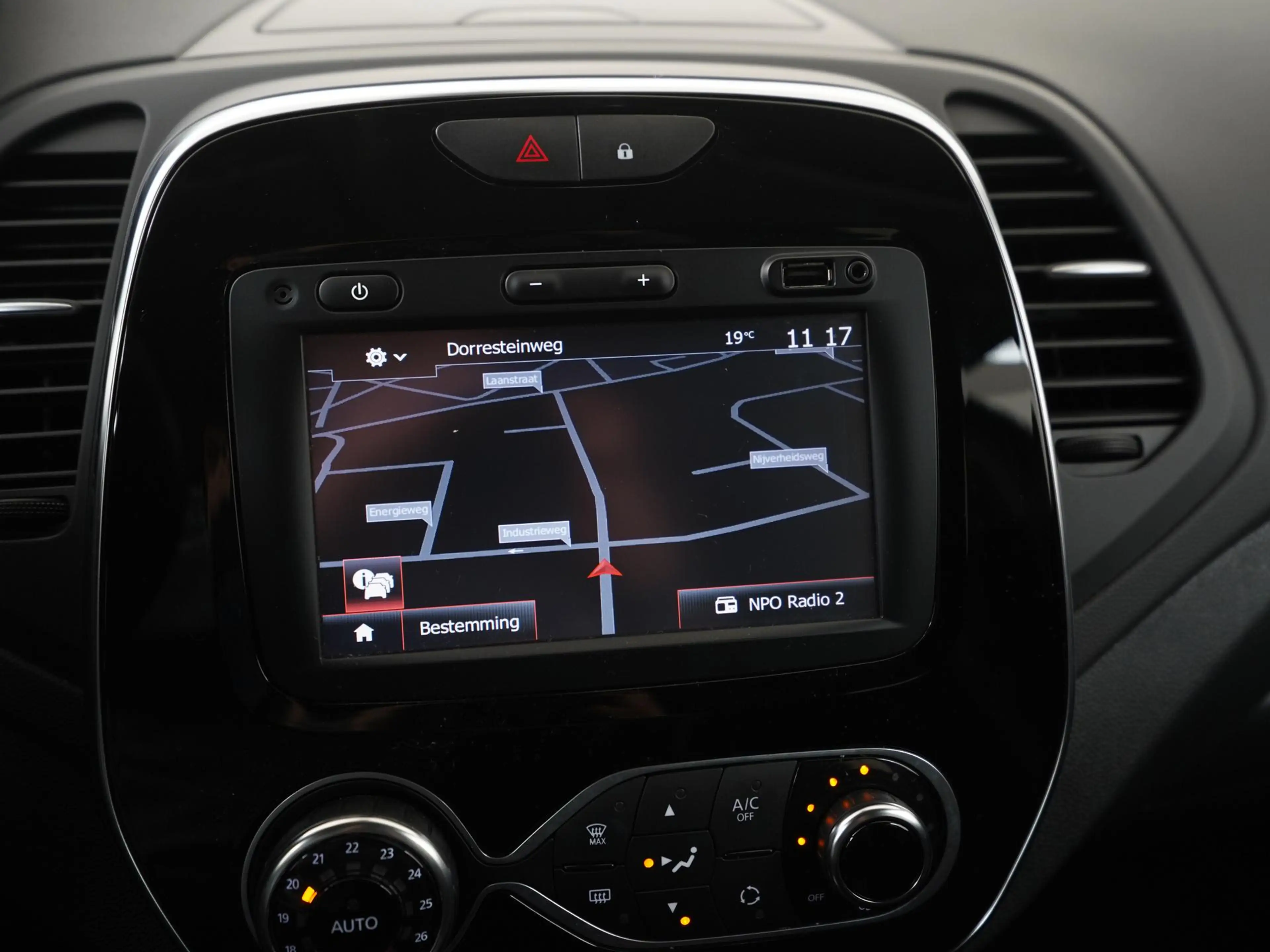 Renault Captur 1.2 TCe Limited Black | Stoelverwarming | Camera | — photo 12