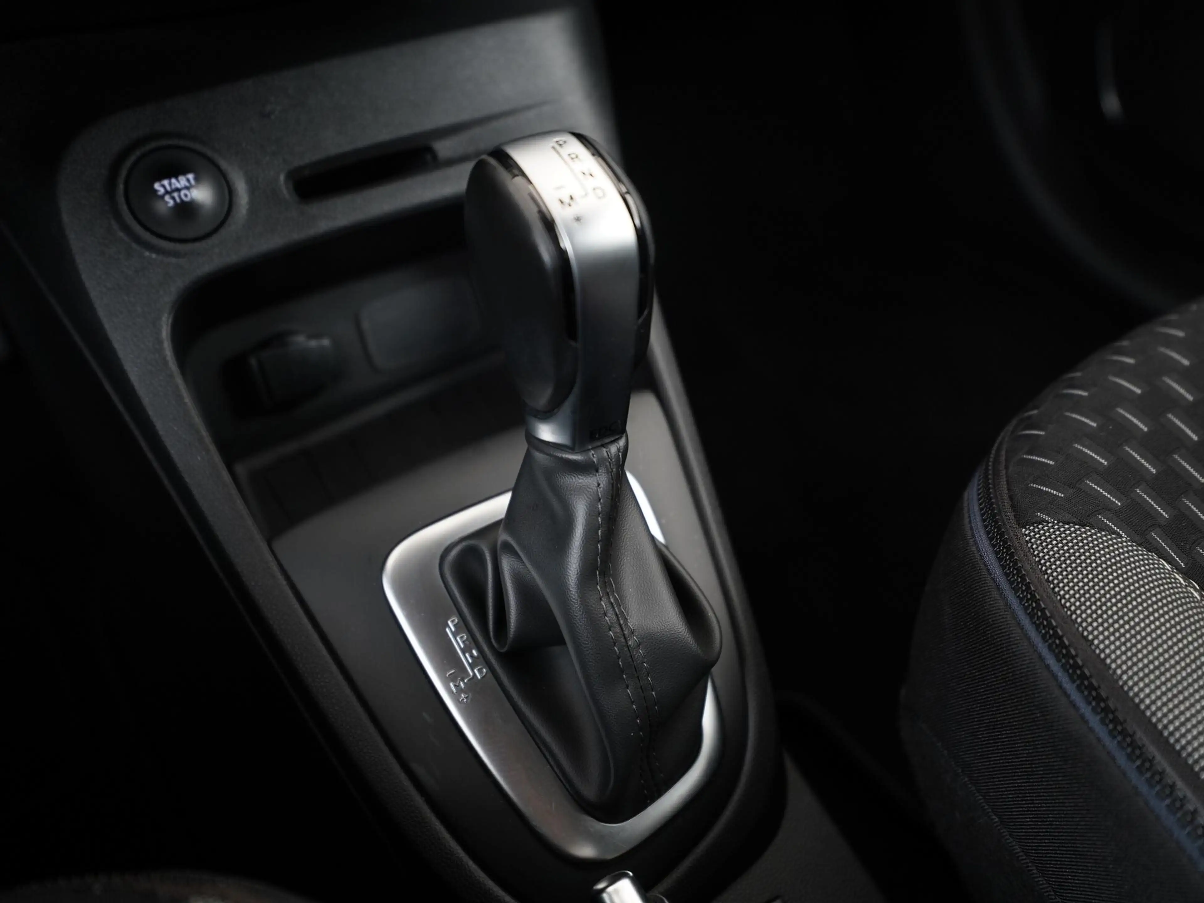 Renault Captur 1.2 TCe Limited Black | Stoelverwarming | Camera | — photo 10