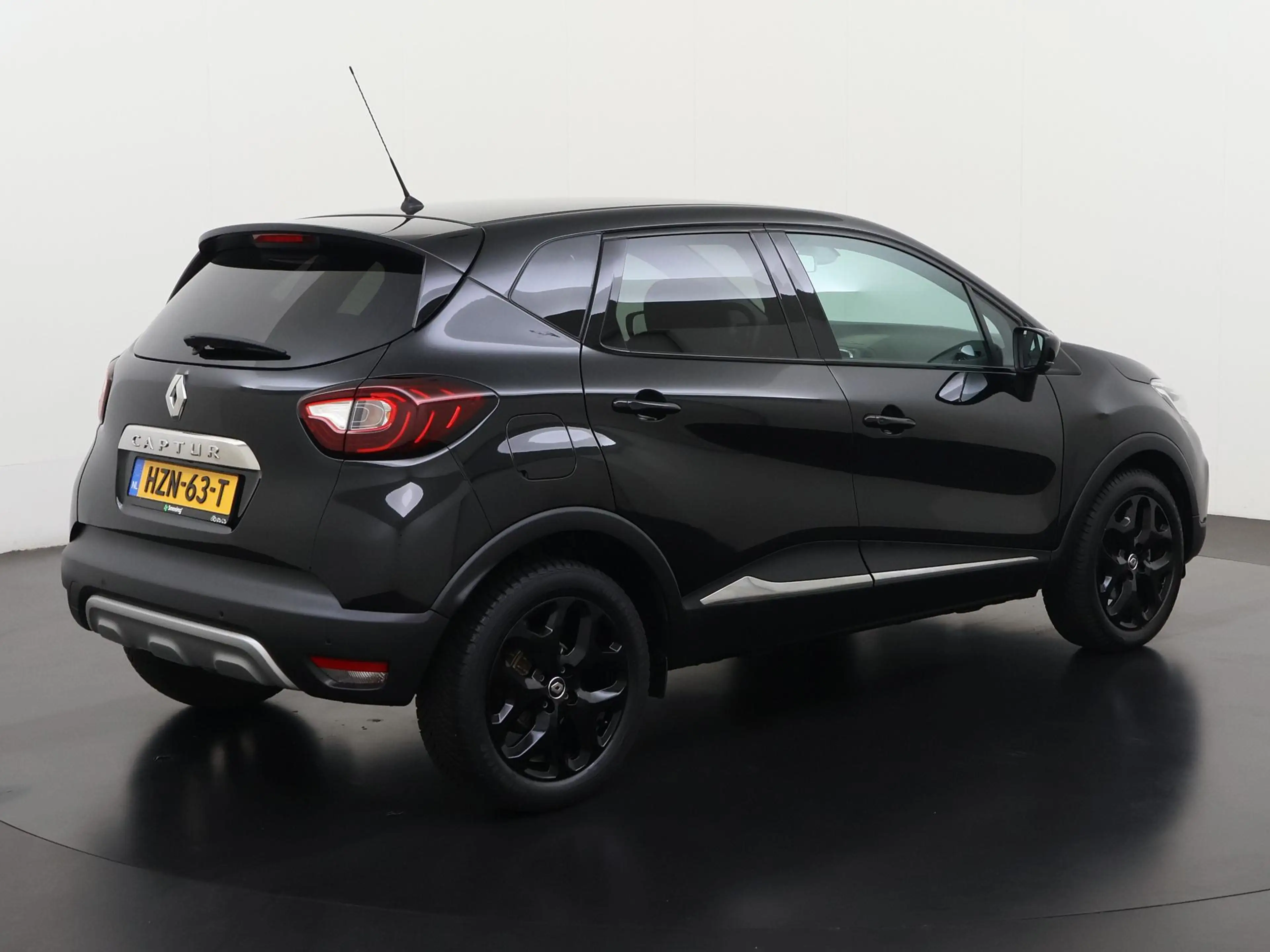 Renault Captur 1.2 TCe Limited Black | Stoelverwarming | Camera | — photo 4