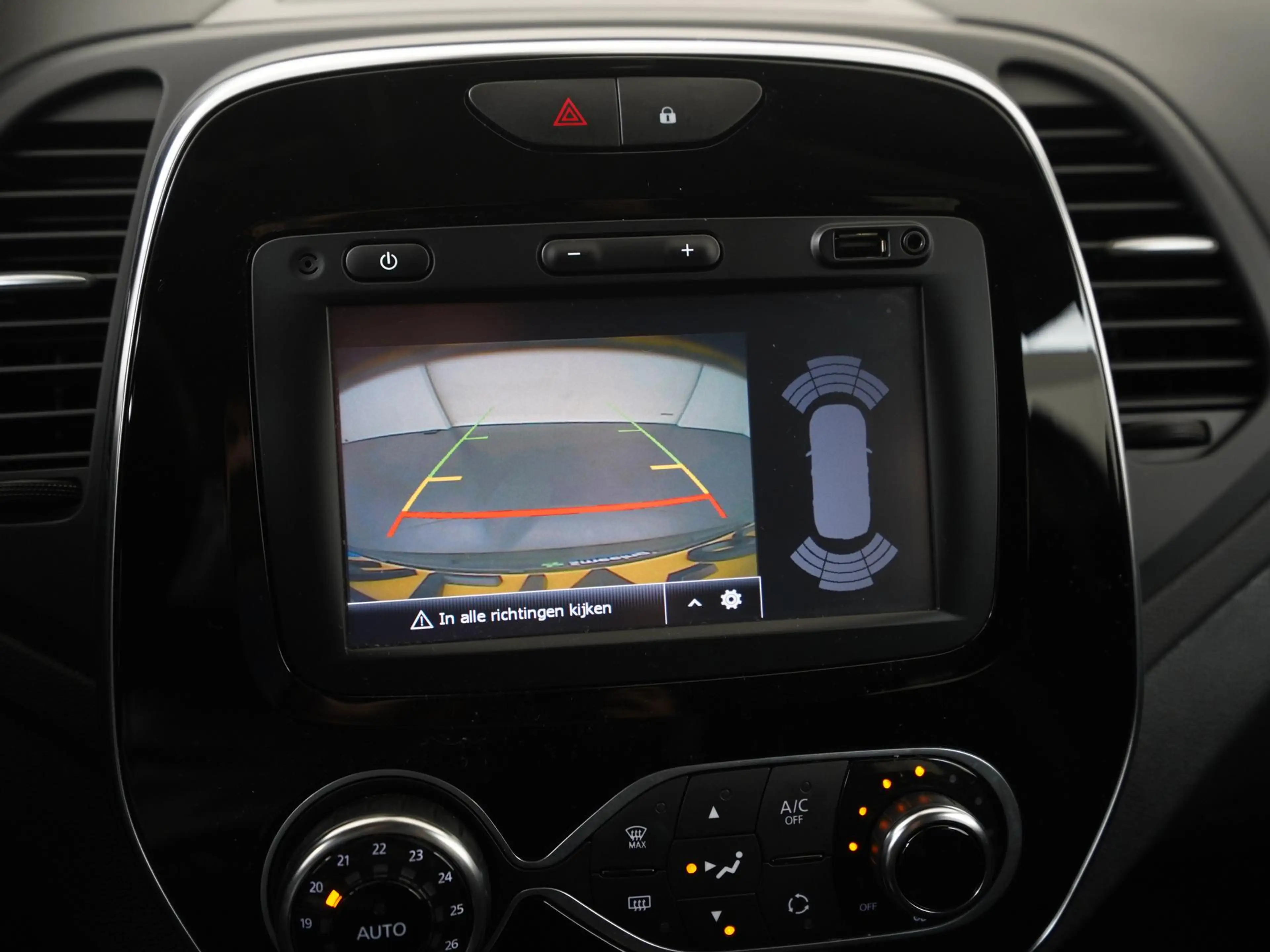 Renault Captur 1.2 TCe Limited Black | Stoelverwarming | Camera | — photo 17