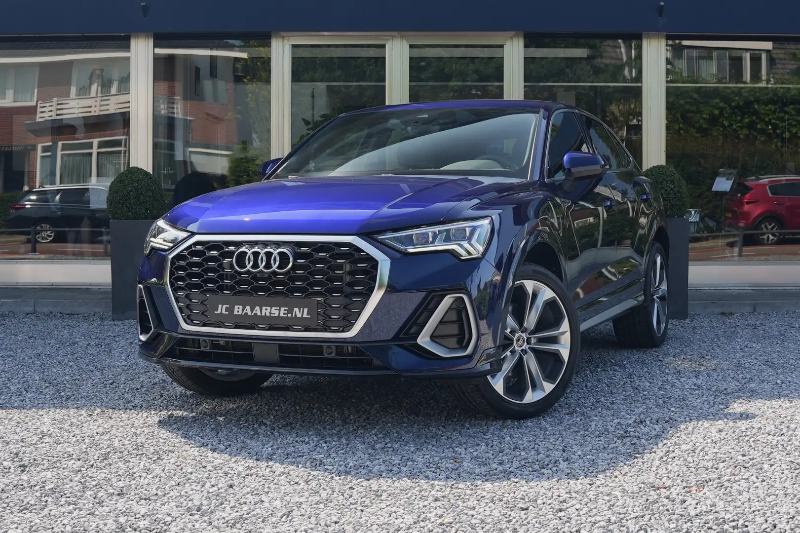 Audi Q3 45 TFSI E S EDITION Bleu - 1