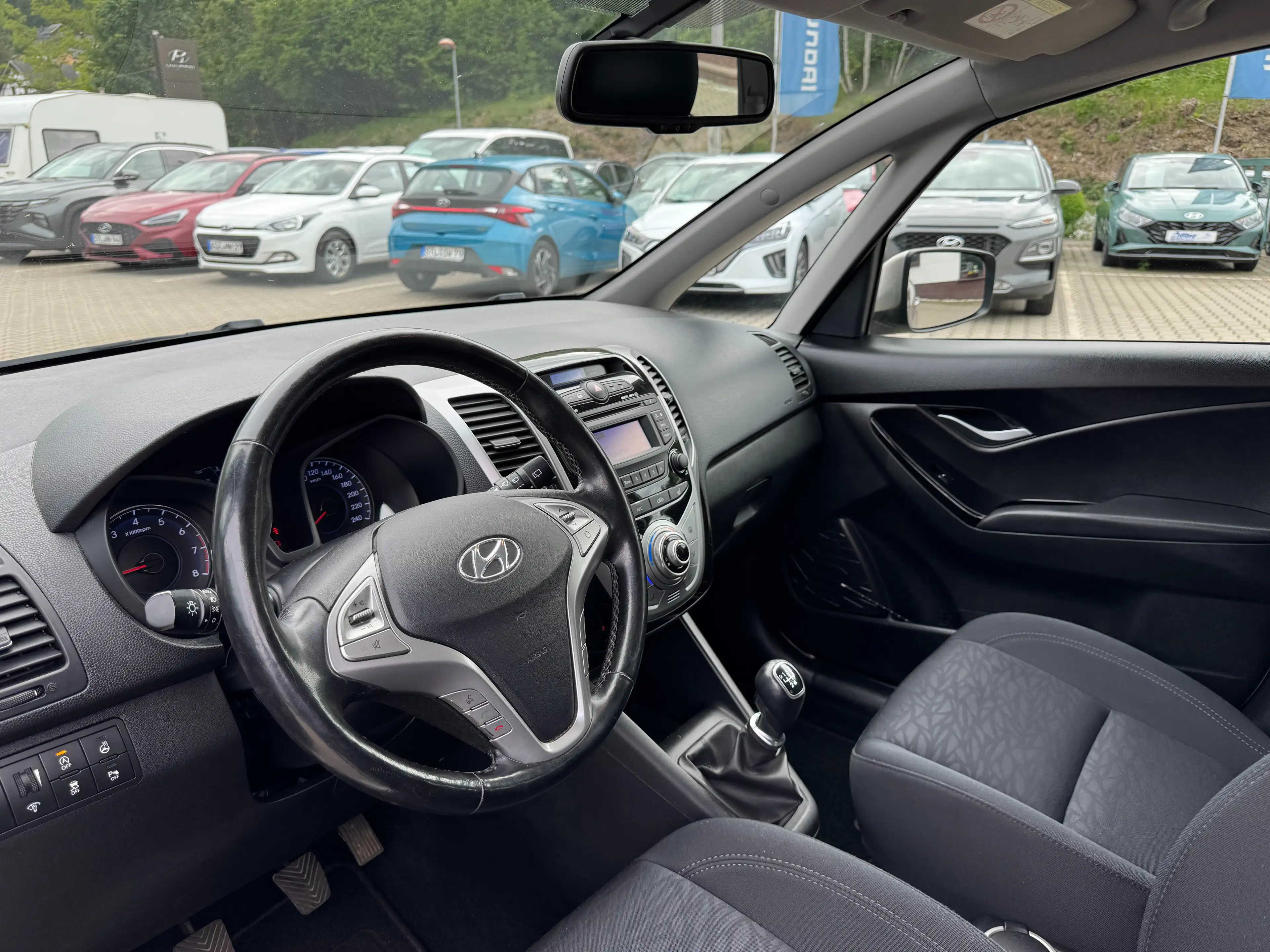 Hyundai iX20 blue Trend — photo 10