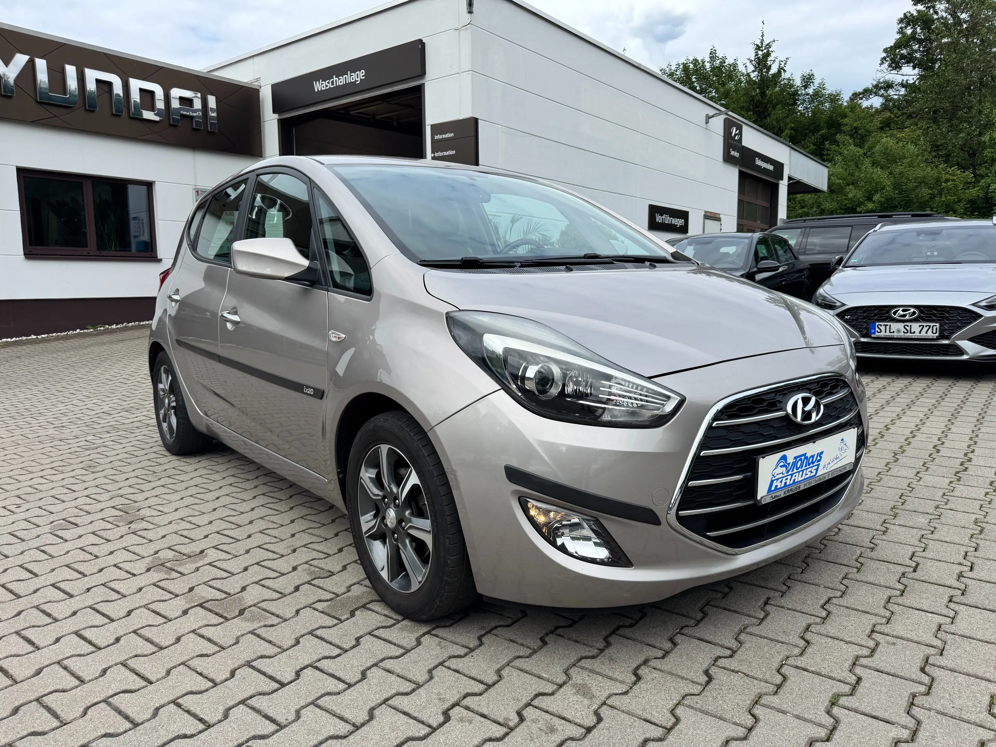 Hyundai iX20 blue Trend — photo 7