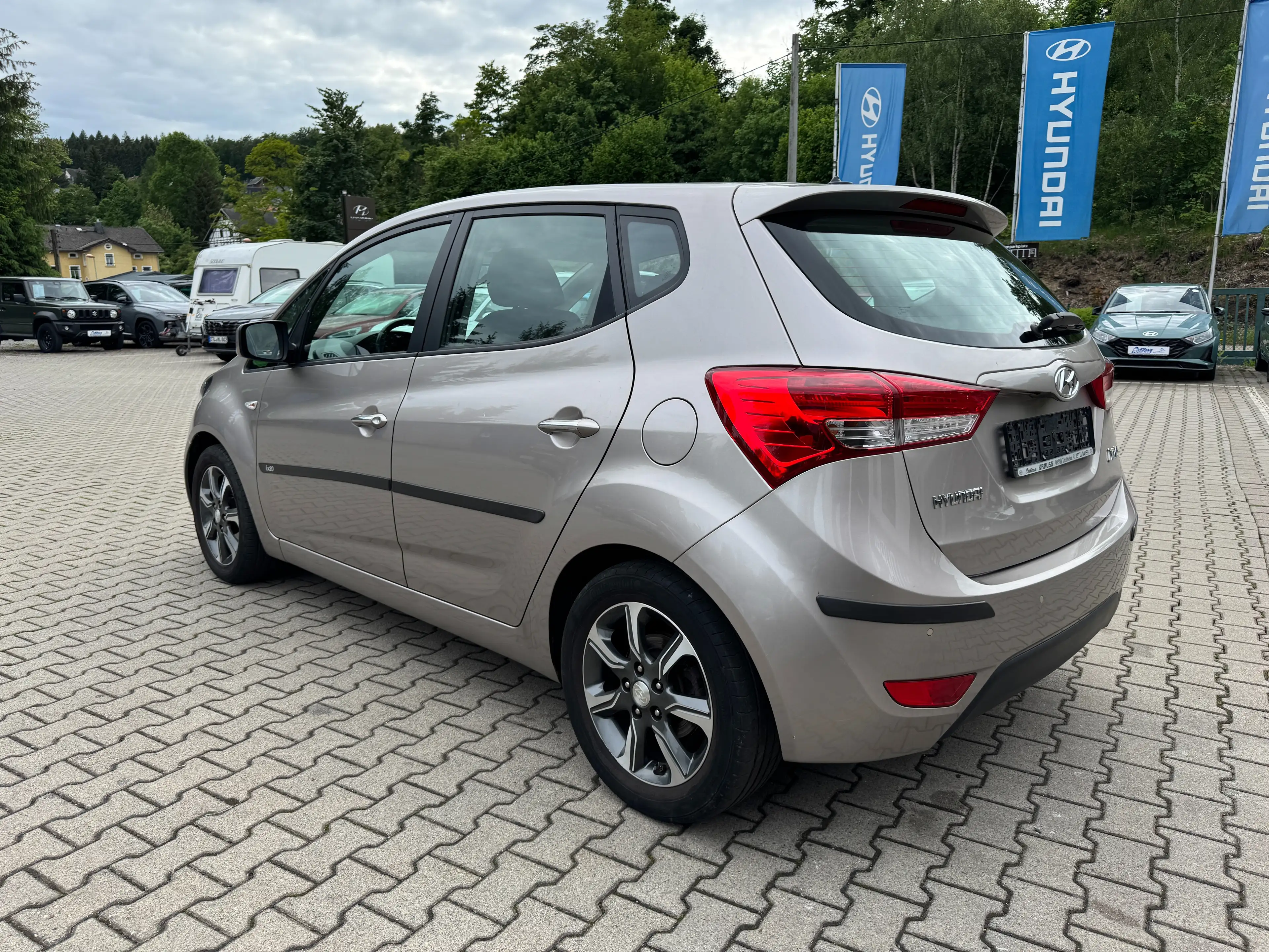 Hyundai iX20 blue Trend — photo 4