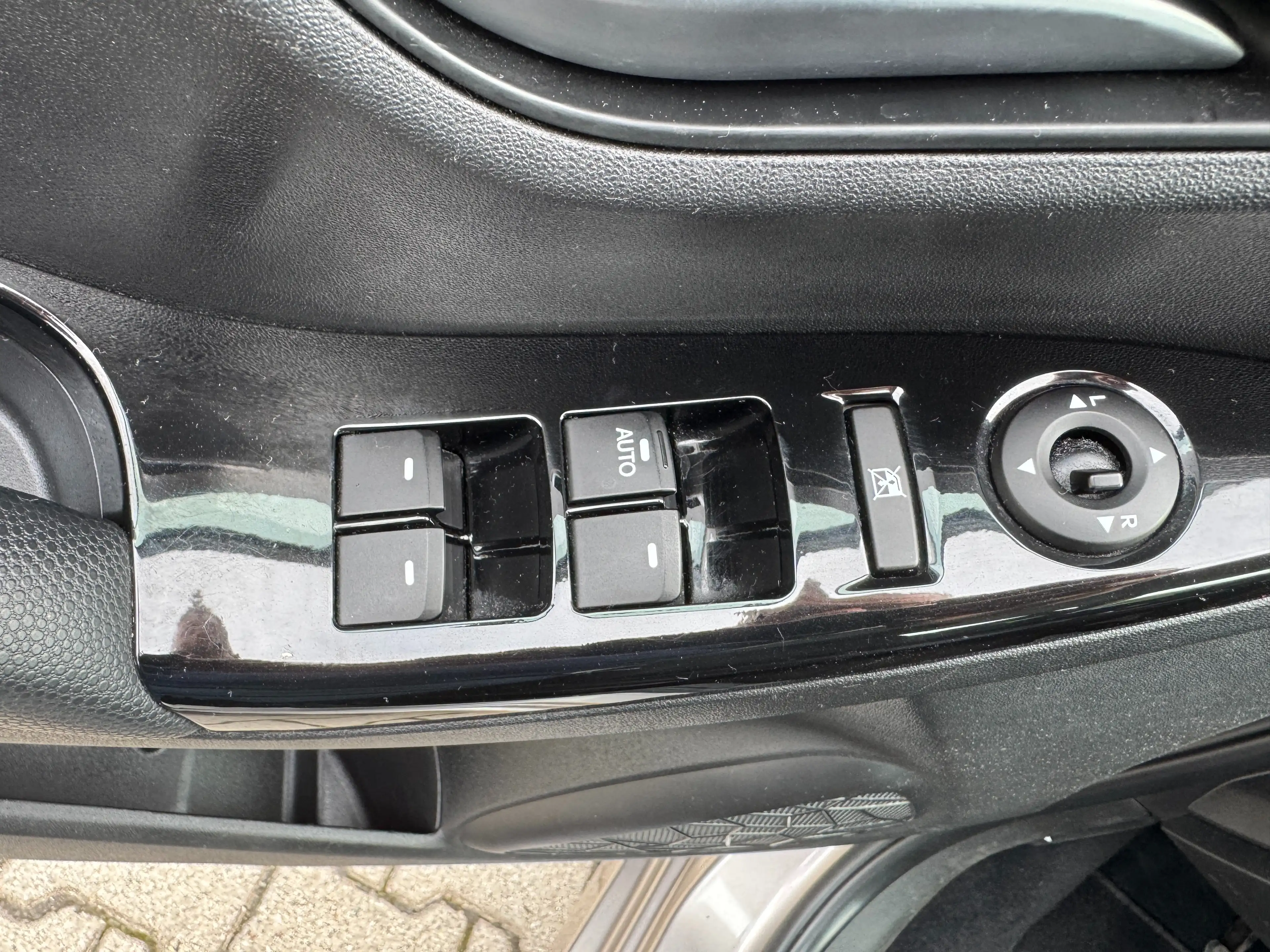 Hyundai iX20 blue Trend — photo 11