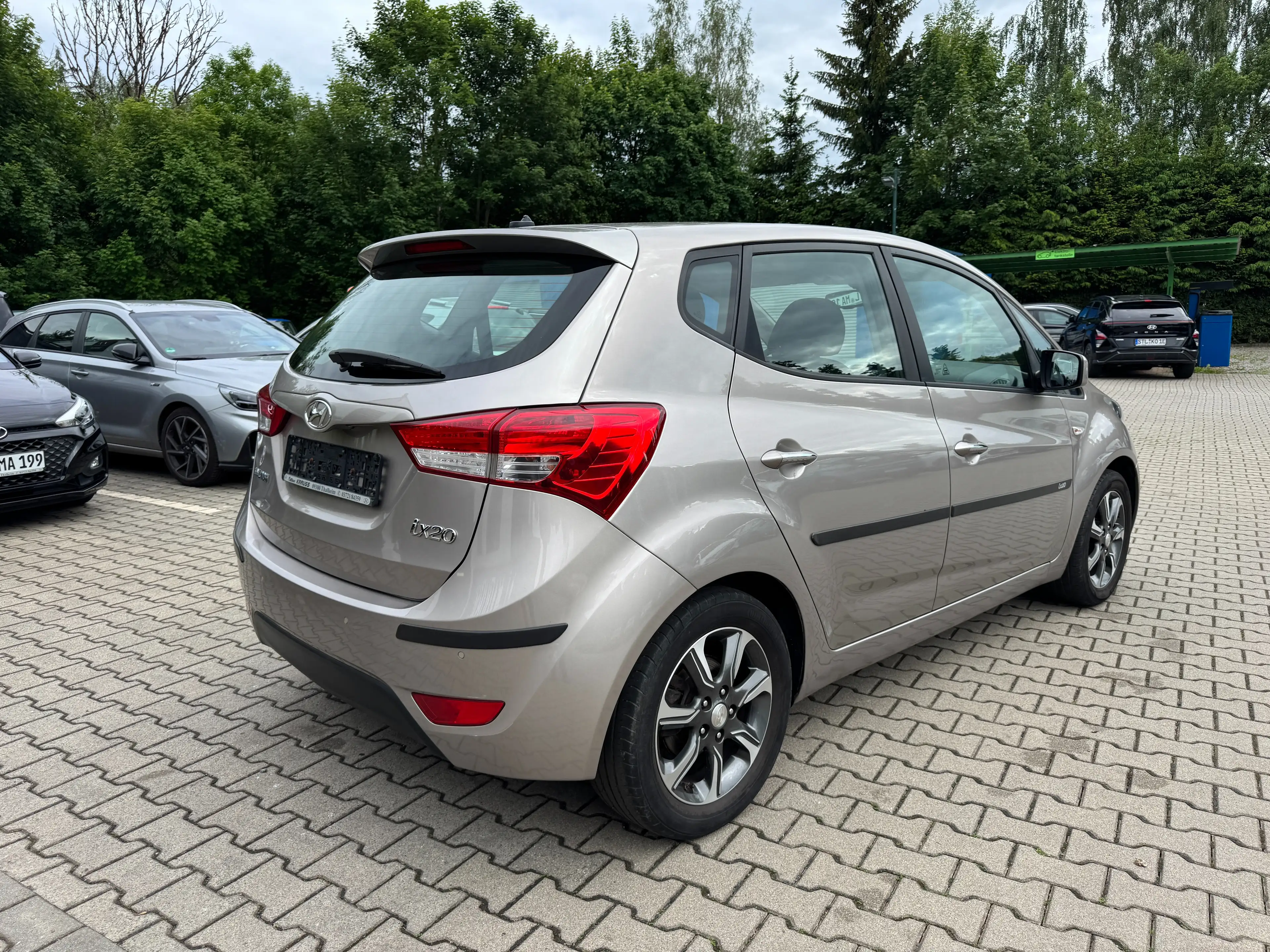 Hyundai iX20 blue Trend — photo 5