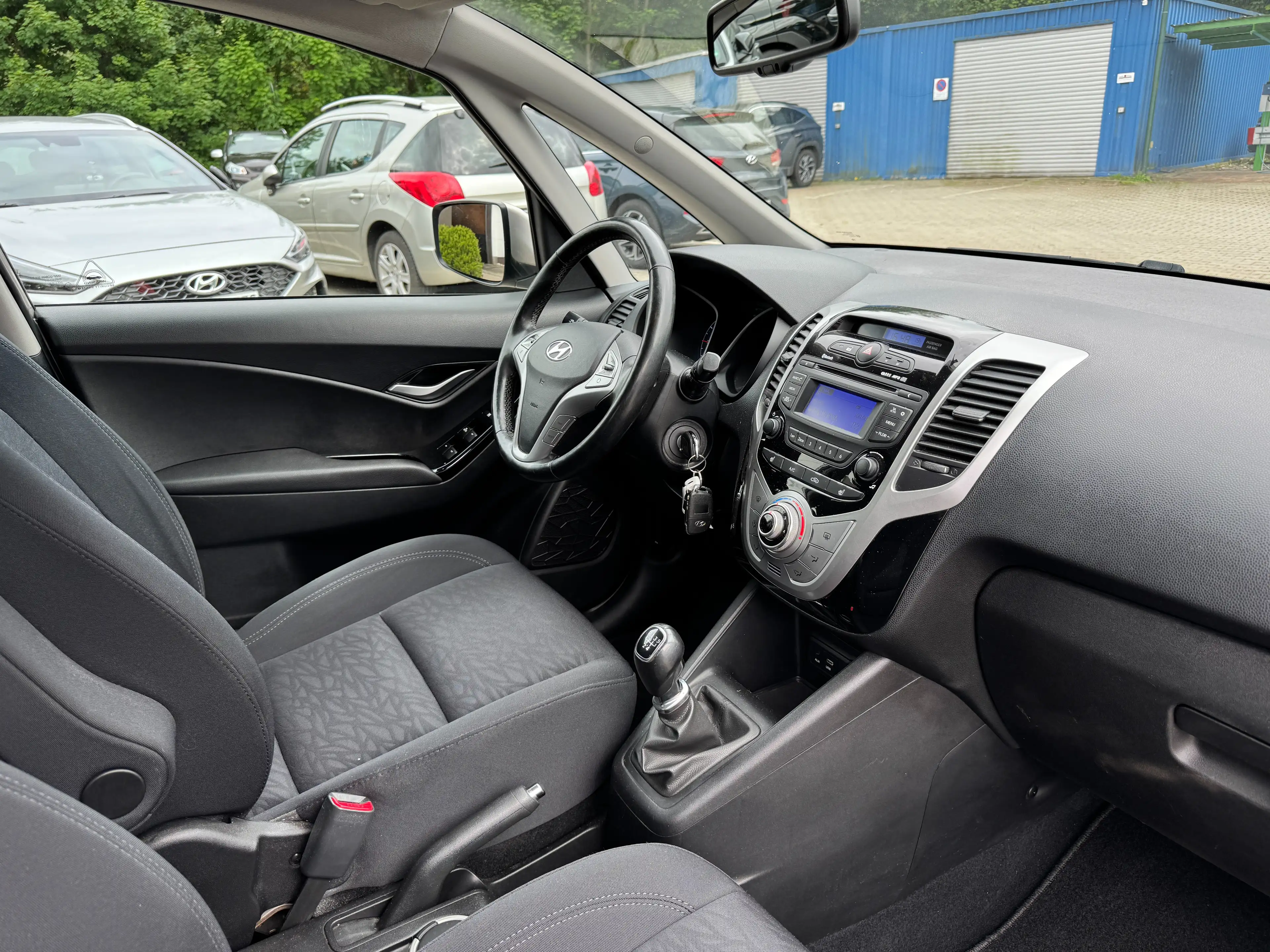 Hyundai iX20 blue Trend — photo 9