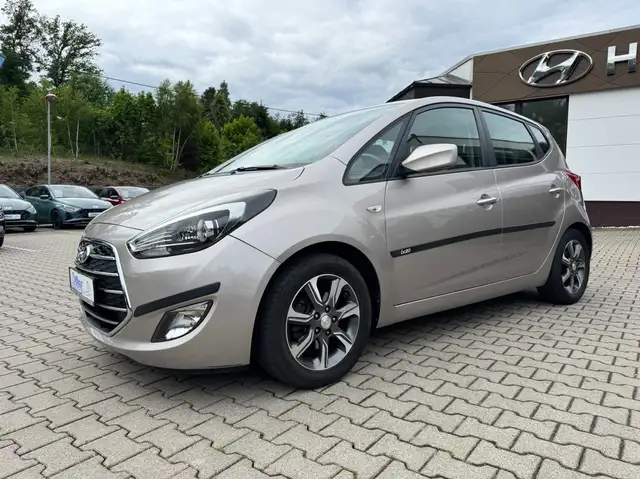 Hyundai iX20 blue Trend
