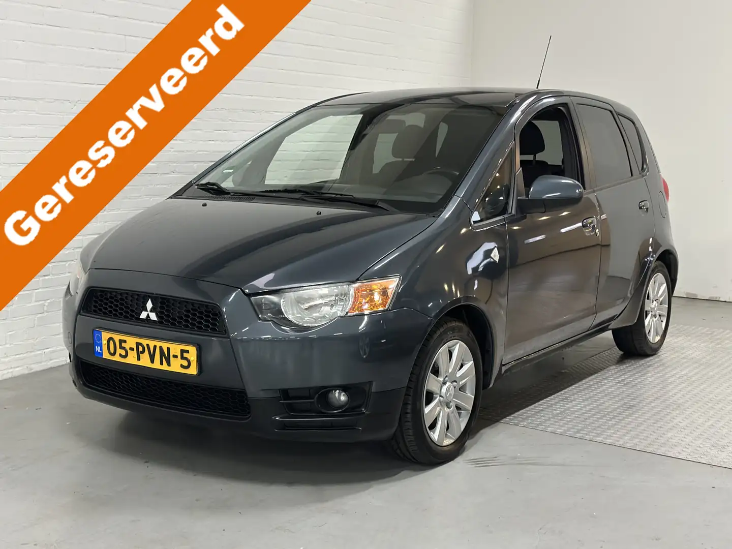 Mitsubishi Colt 1.3 Edition Two AIRCO / CRUISE /TREKHAAK Dealer on Gris - 1