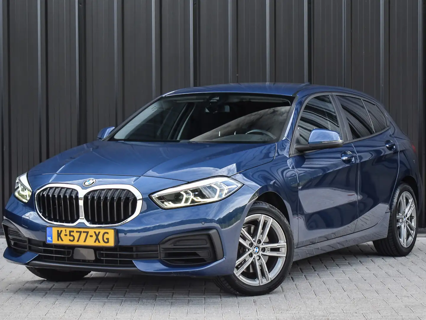 BMW 118 1-serie 118i HIGH EXECUTIVE EDITION | M-SPORT WHEE Blau - 2
