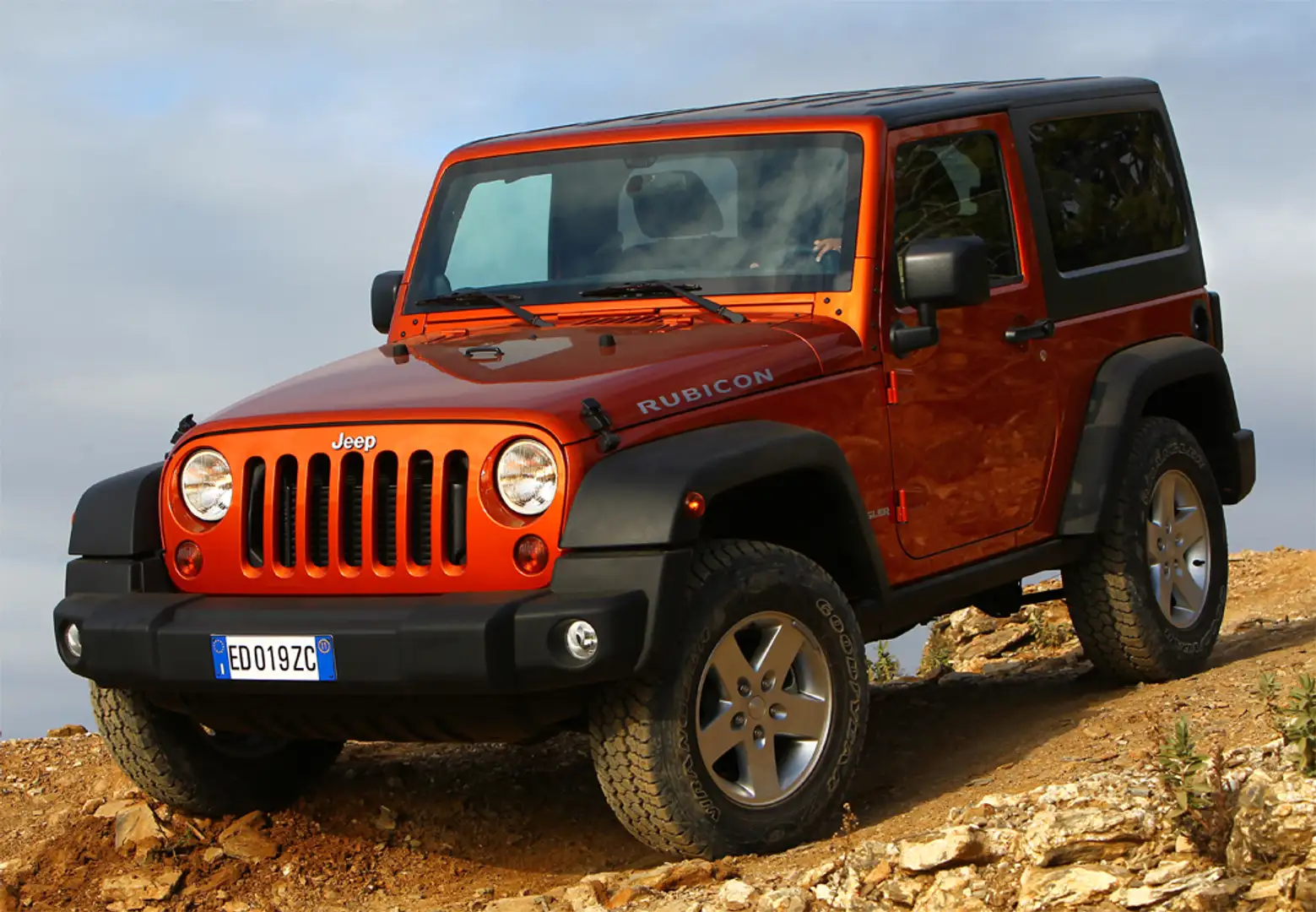 Jeep Wrangler 2.8CRD Sahara Aut. Noir - 1