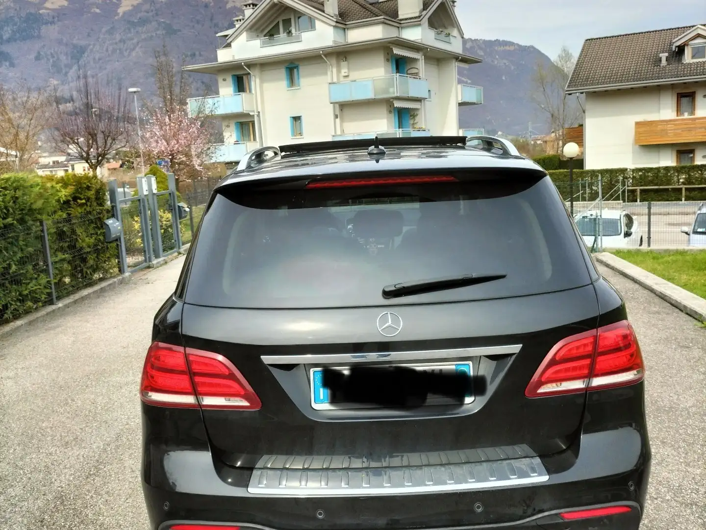 Mercedes-Benz GLE 250 d Premium Plus 4matic auto Schwarz - 2