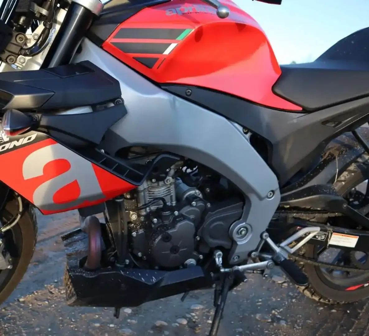 Aprilia Tuono 125 Negro - 2