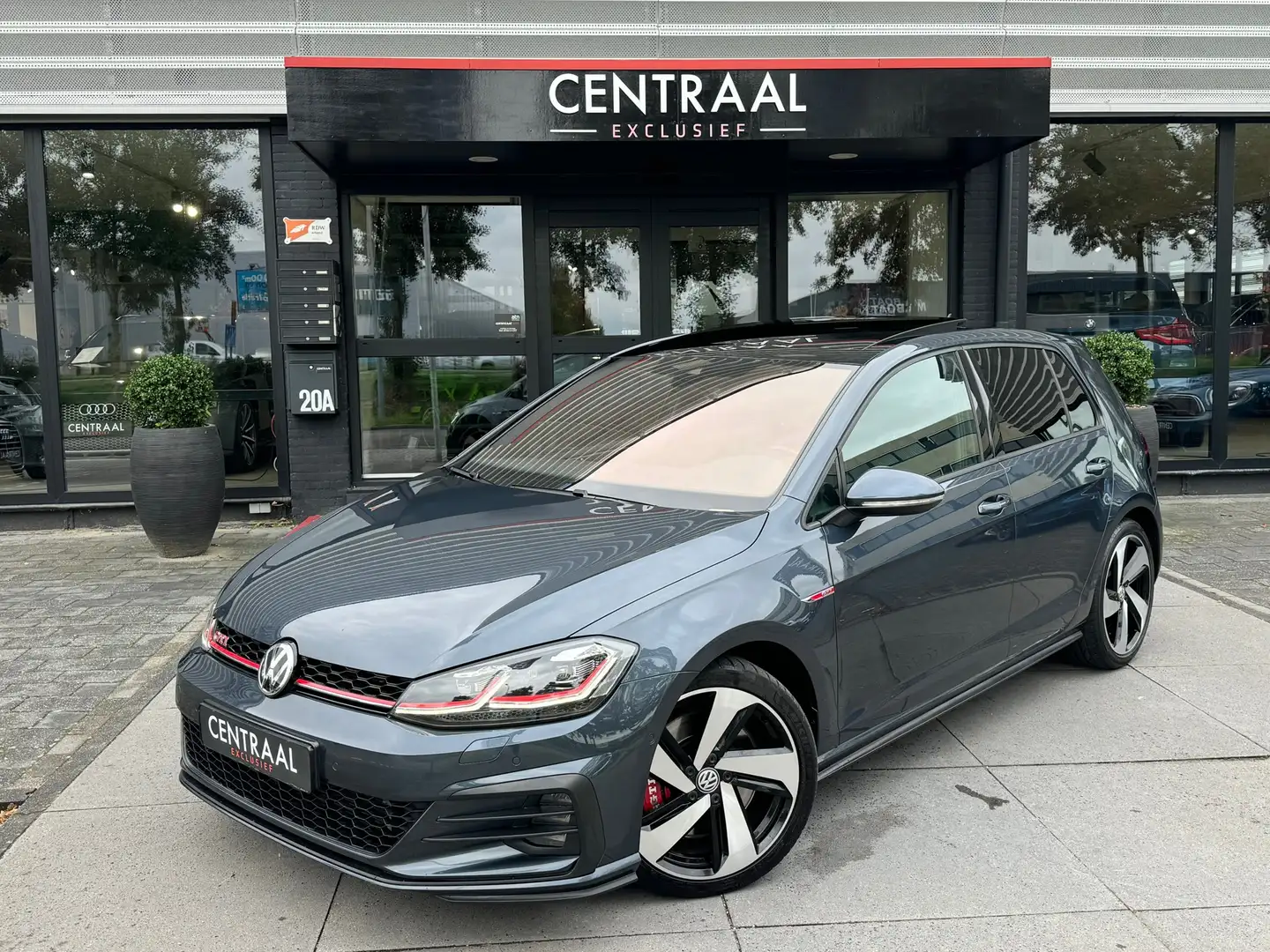 Volkswagen Golf GTI 2.0 TSI Performance|Pano|ACC|Leder|DCC|Memory|Keyl Bleu - 1