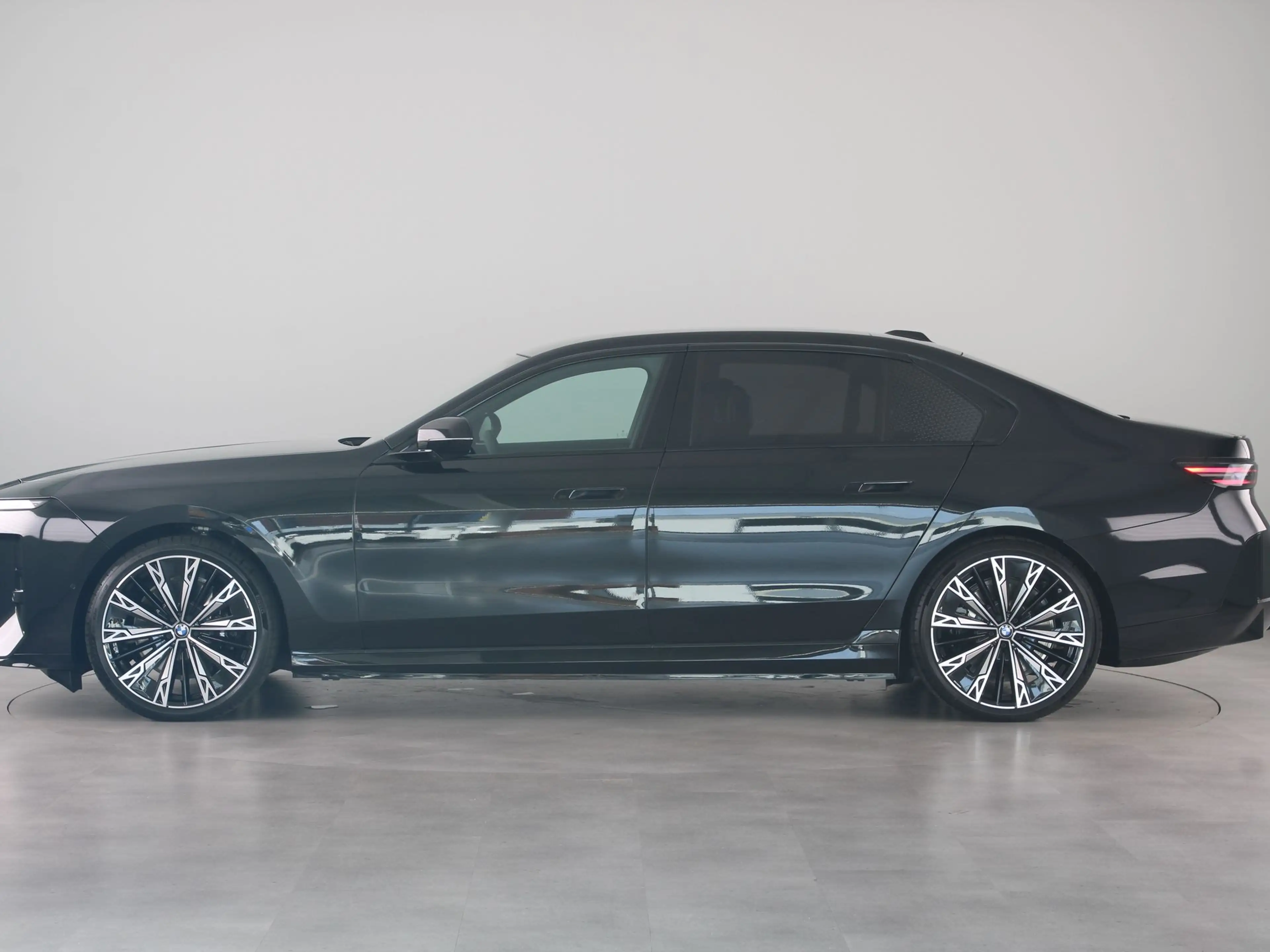 BMW i7 xDrive50 118.1 kWh M Sport Pro | Panoramadak Sky L — photo 8