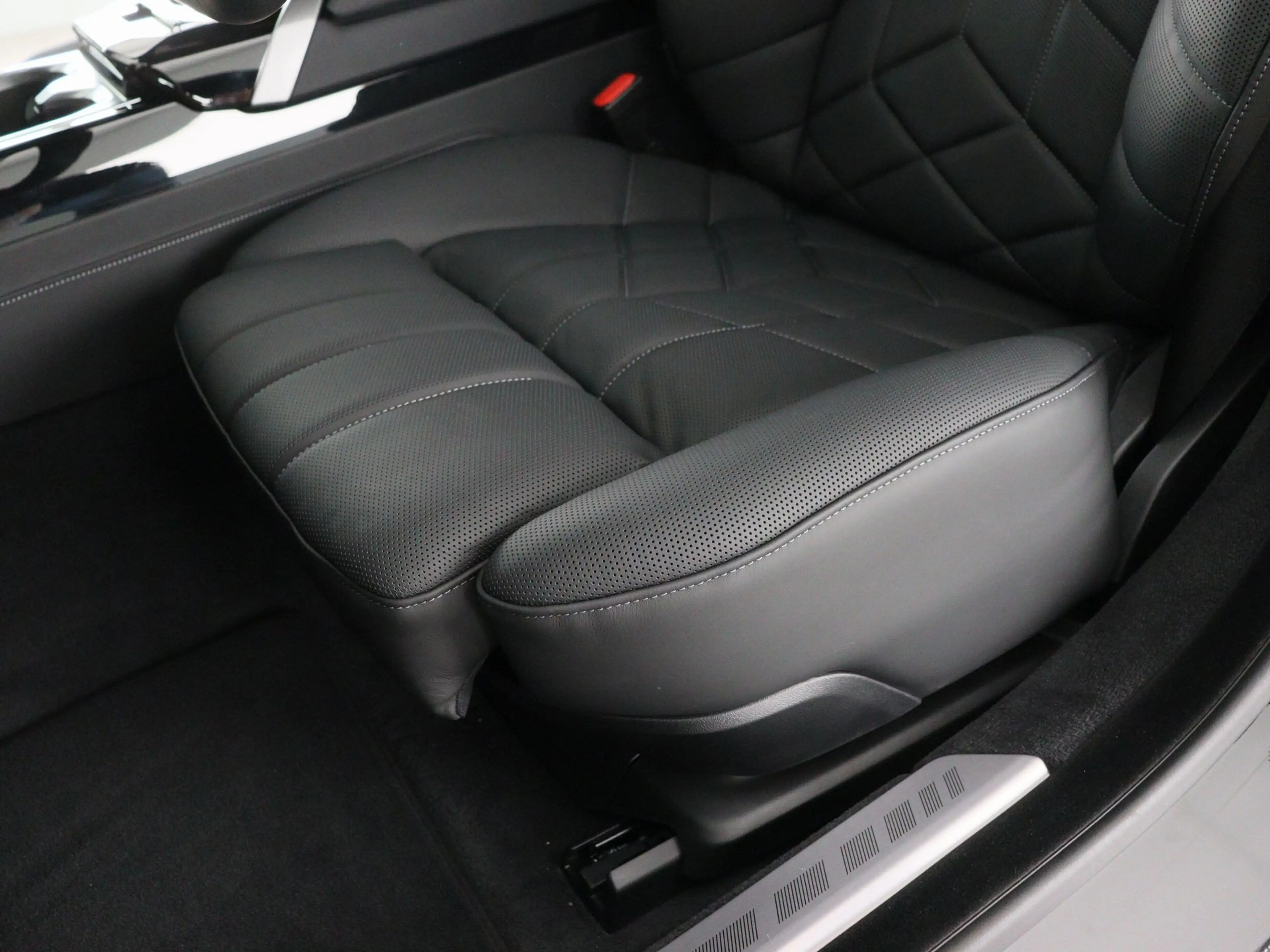 BMW i7 xDrive50 118.1 kWh M Sport Pro | Panoramadak Sky L — photo 9