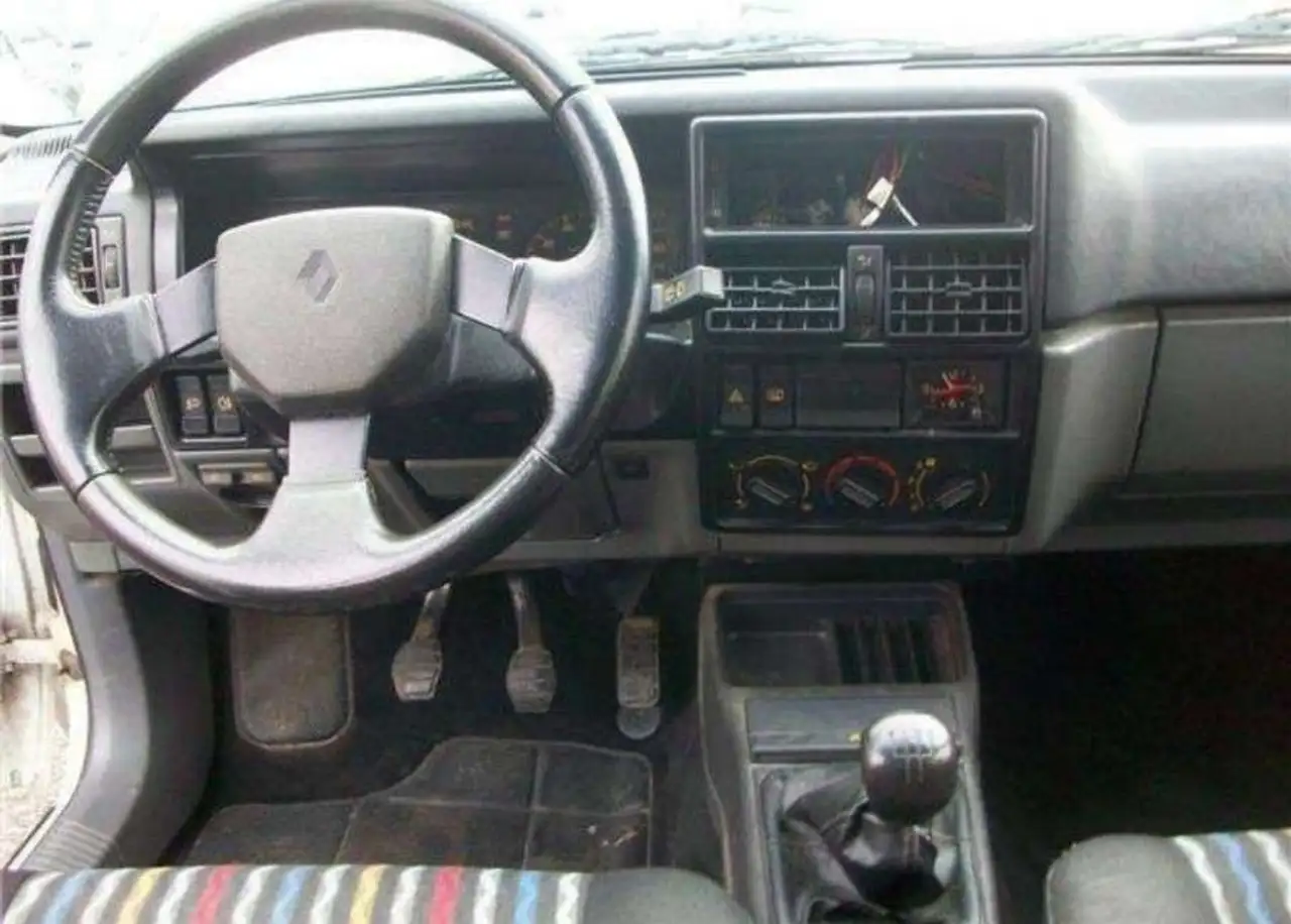 Renault R 19 Top Zustand ohne Rost( TÜV NEU ), foto 8