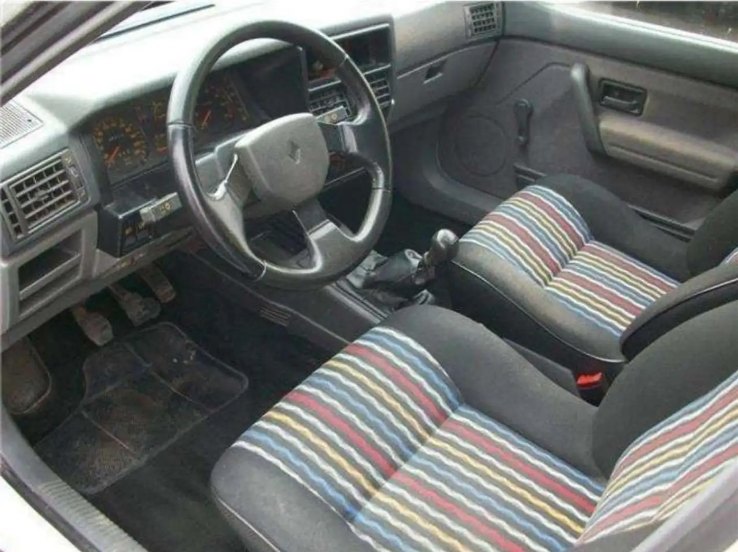 Renault R 19 Top Zustand ohne Rost( TÜV NEU ) Weiß - 2