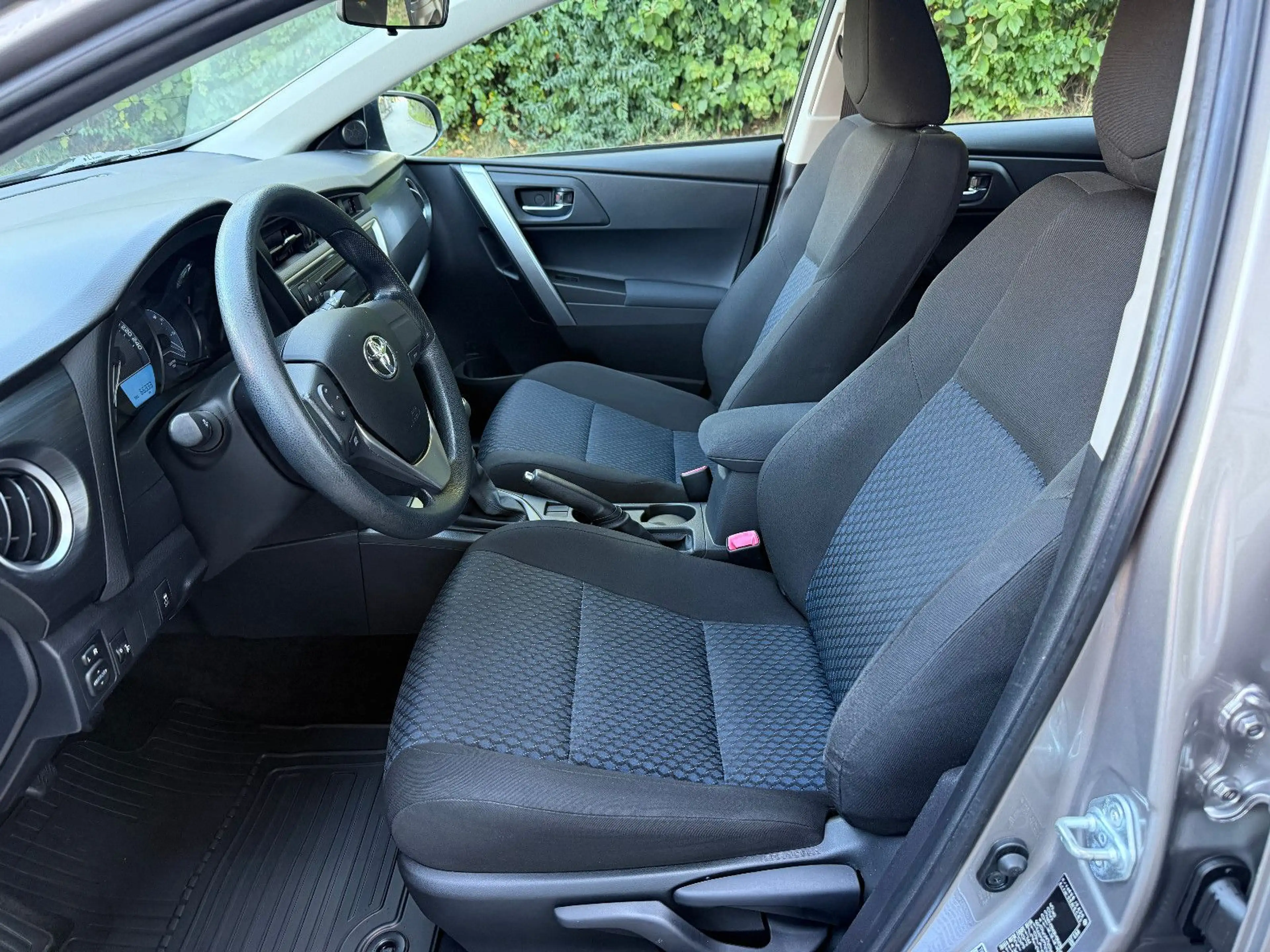 Toyota Auris Cool Klima 1 Hand 66333km — photo 9