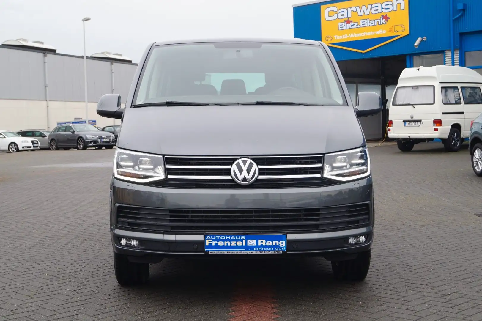 Volkswagen T6 Caravelle Comfortline lang *Navi*LED* 8 Sitze Grau - 2
