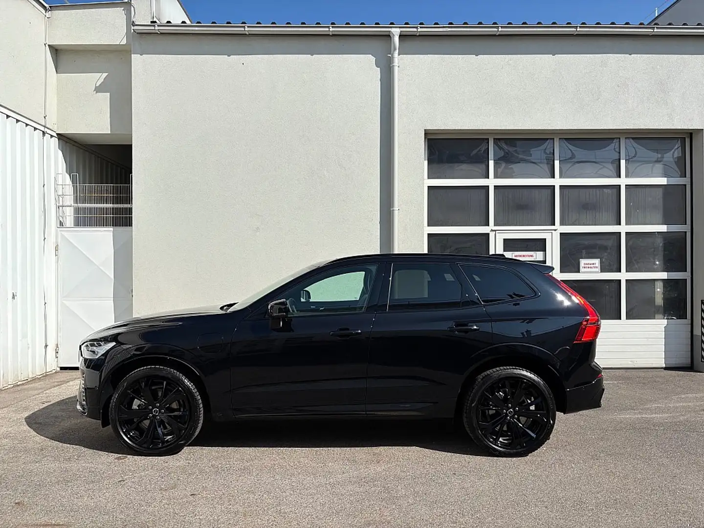Volvo XC60 T6 AWD PHEV Ultra Black Edition Aut. AUTO STAHL... Schwarz - 2