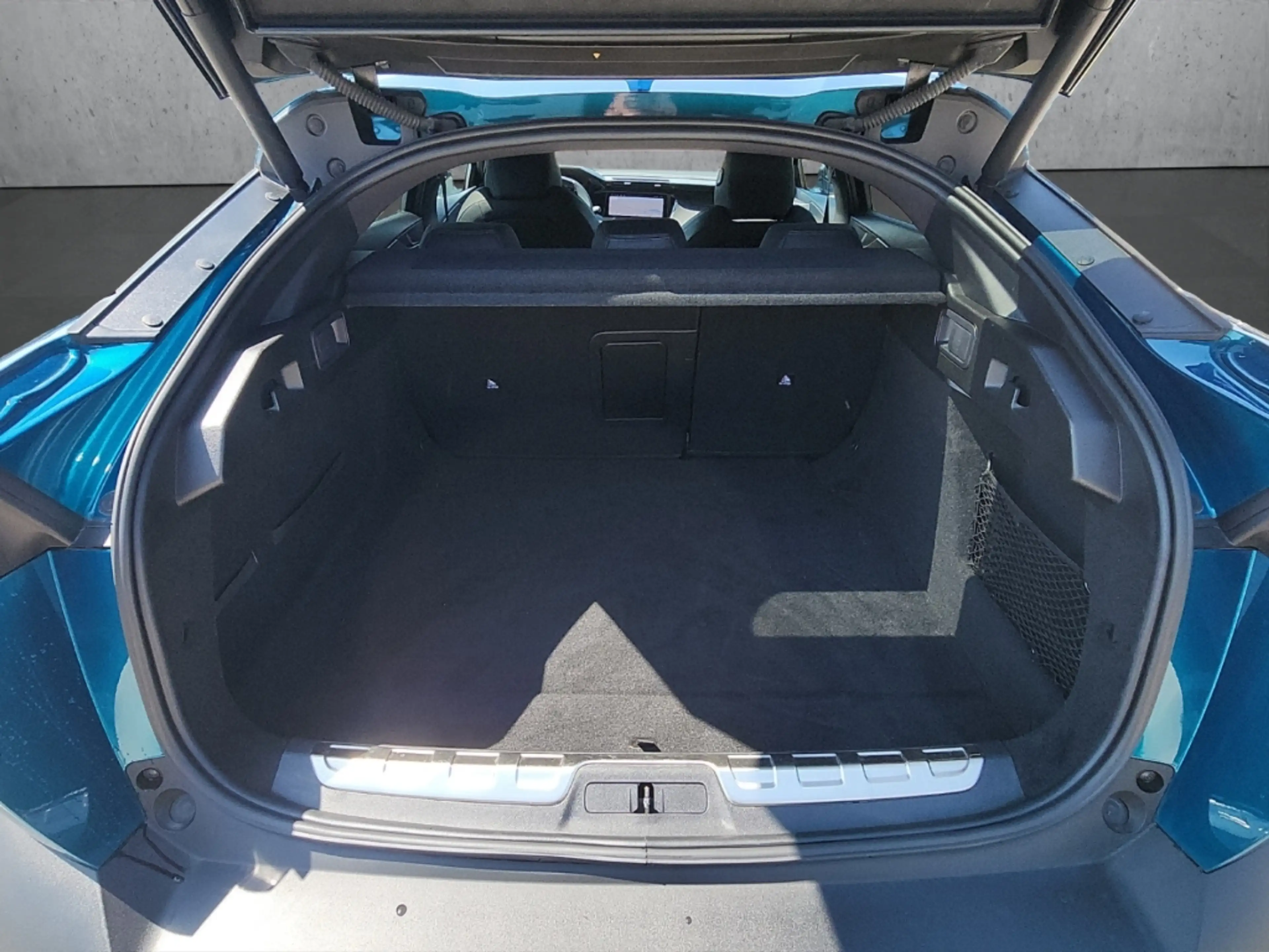 Peugeot 408 GT PT130 EAT8 AHK-abnehmbar Memory Sitze Kamera LE — photo 7
