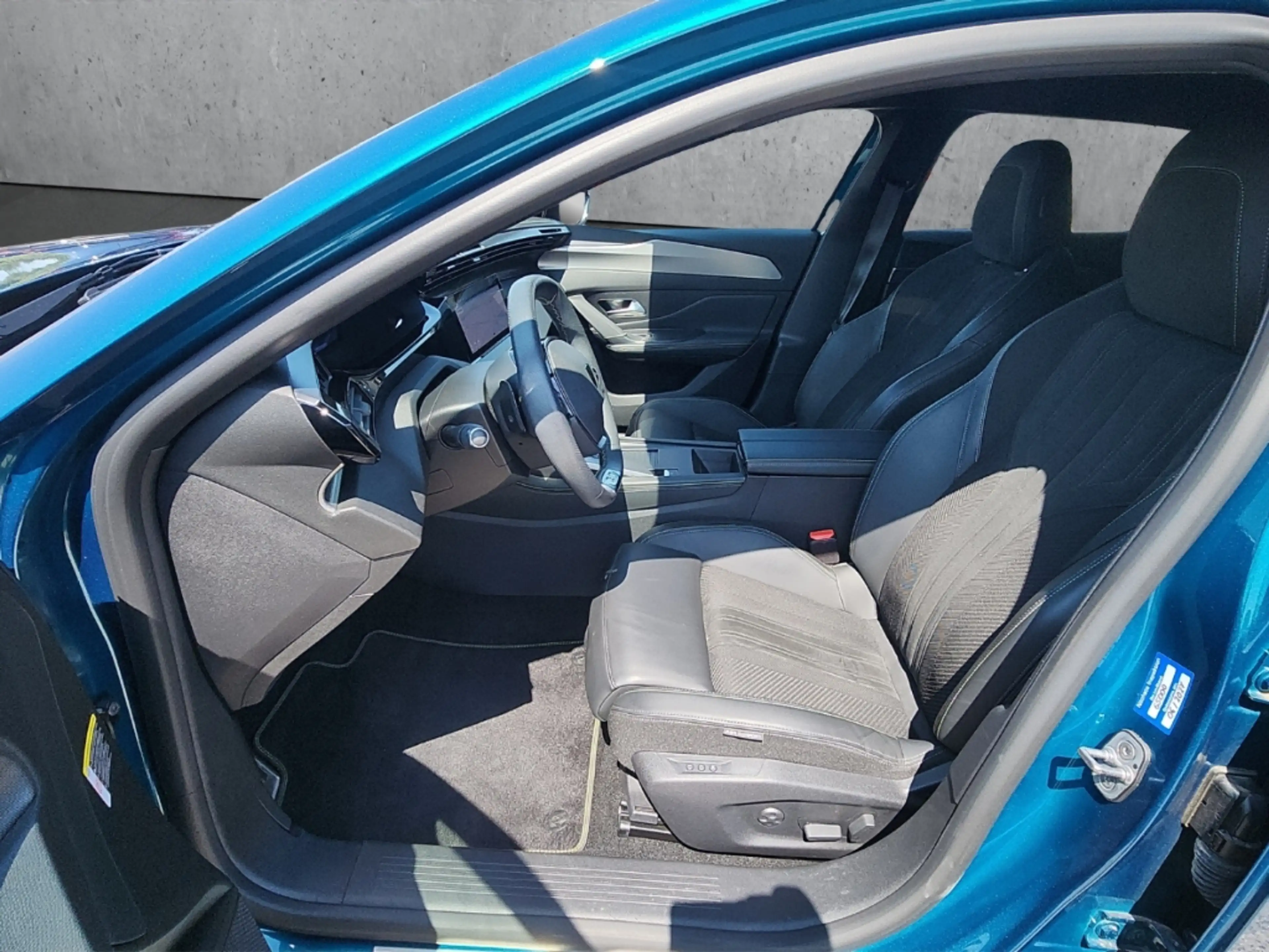 Peugeot 408 GT PT130 EAT8 AHK-abnehmbar Memory Sitze Kamera LE — photo 9
