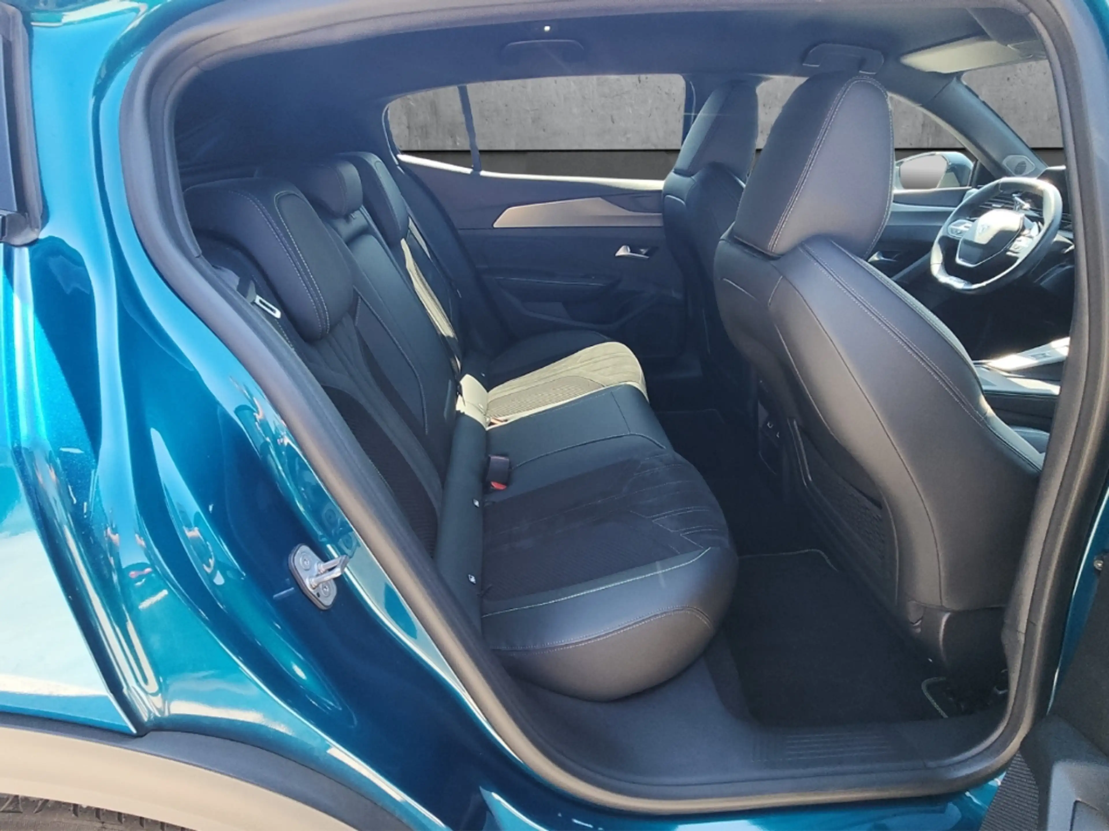 Peugeot 408 GT PT130 EAT8 AHK-abnehmbar Memory Sitze Kamera LE — photo 14