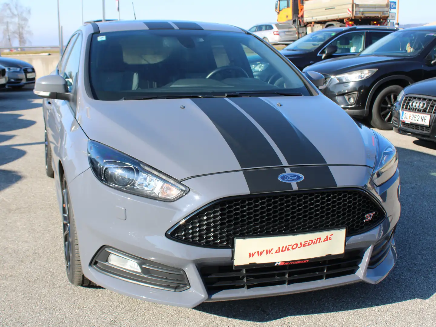 Ford Focus 2,0 EcoBoost ST Grau - 2