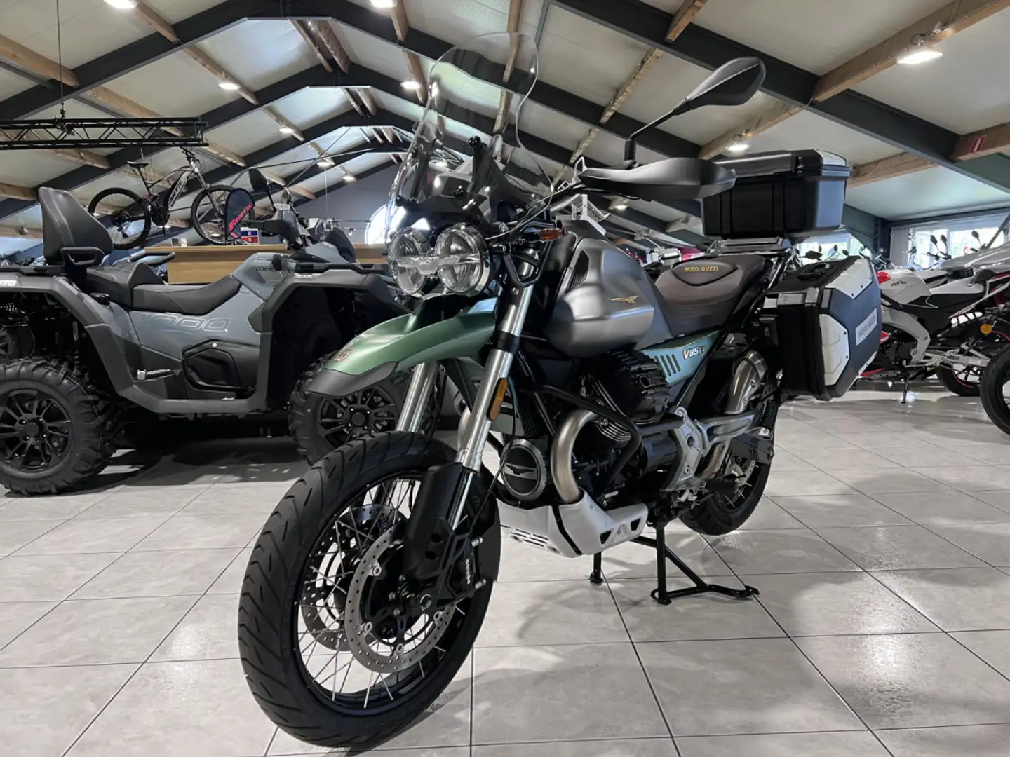 Moto Guzzi V 85 TT CENTENARIO Verde - 2