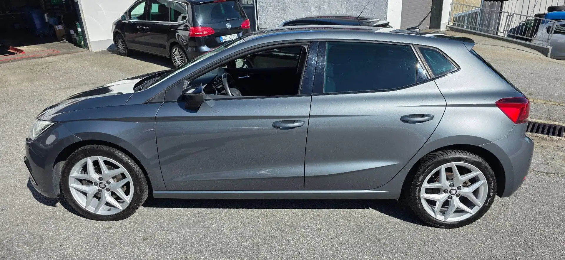 SEAT Ibiza FR, Vollausstattung, Kamera, wie neu !!! Grigio - 2