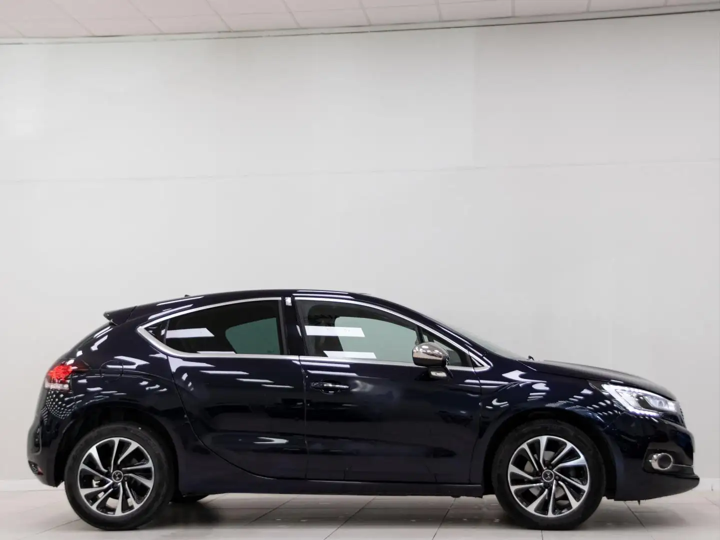 DS Automobiles DS 4 1.6 BlueHDi 120cv STT Style Bleu - 2