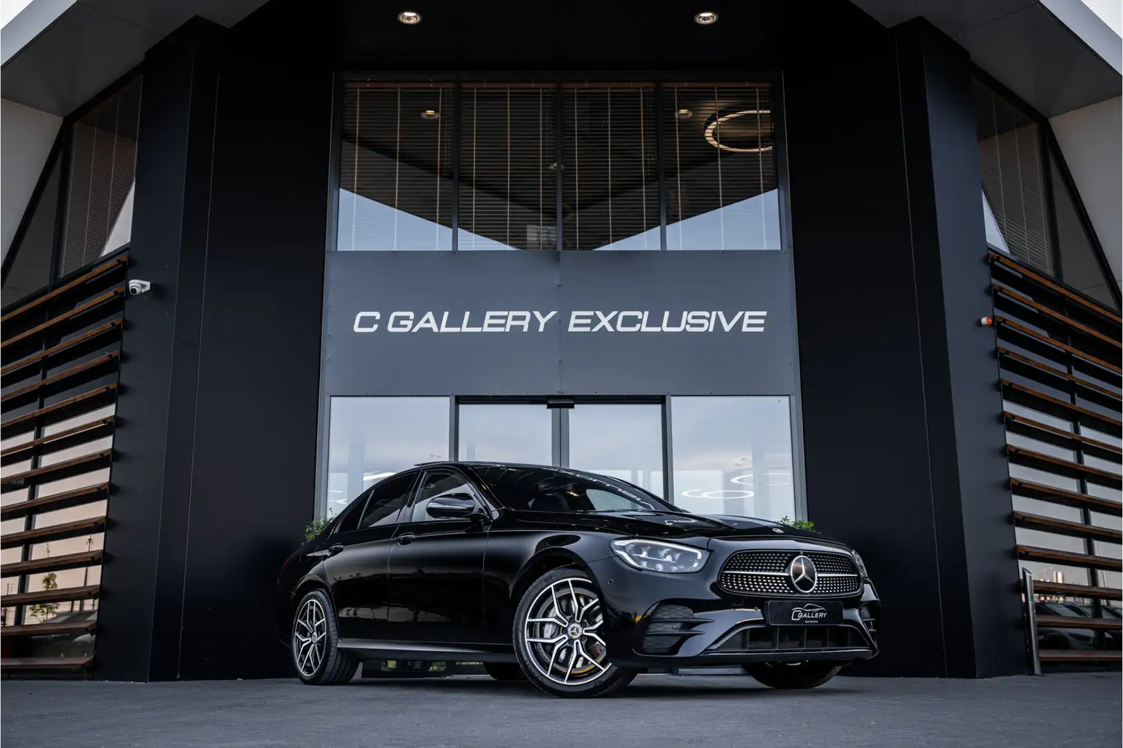 Mercedes-Benz E 300 E300 e AMG Line - Panorama | Burmester | 360 Camer Noir - 1