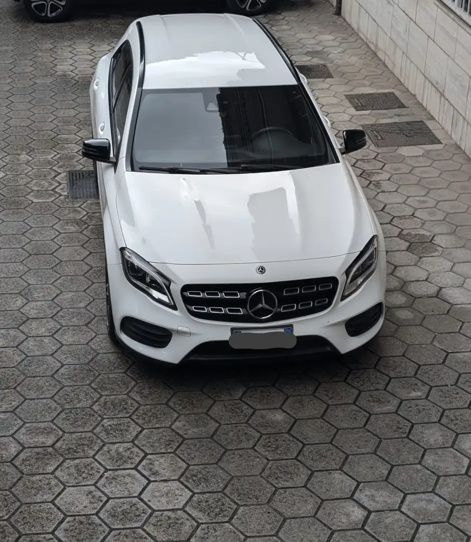 Mercedes-Benz GLA 200 GLA 200d Aut Premium - 1