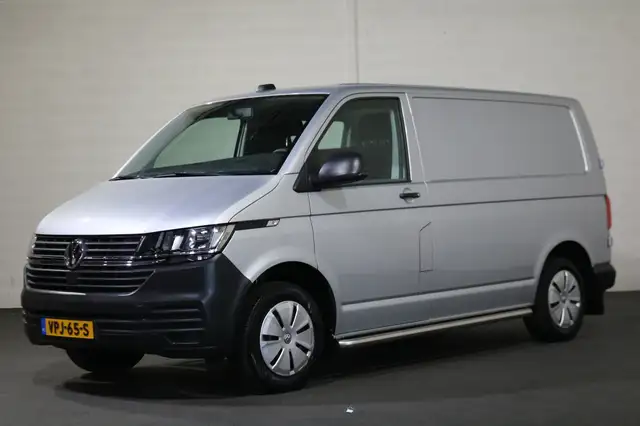 Volkswagen T6.1 Transporter 2.0 TDI L1 H1 Airco
