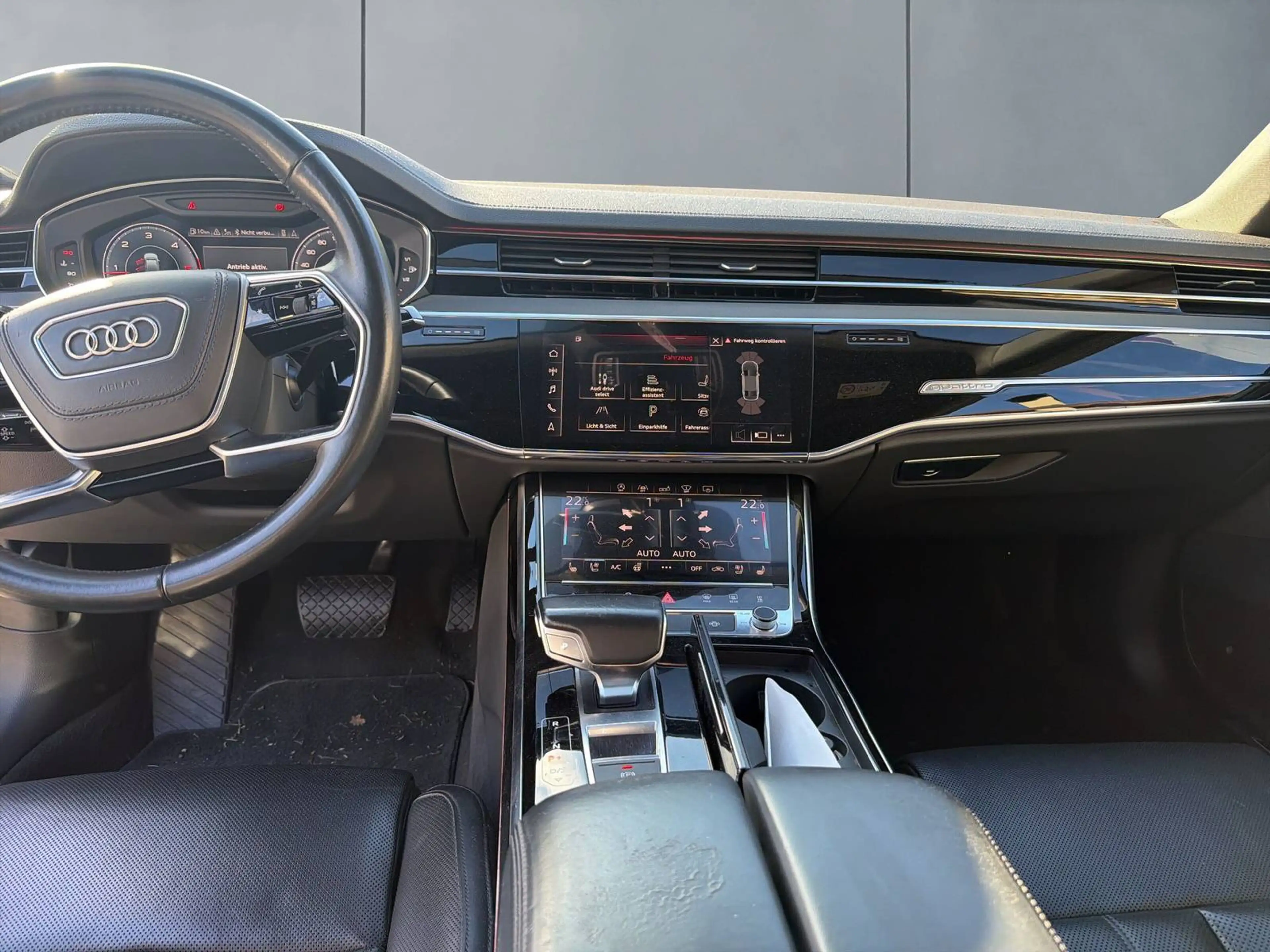 Audi A8 50 TDI quattro — photo 8