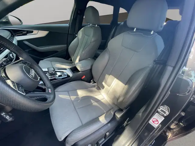 Audi A4 view 11