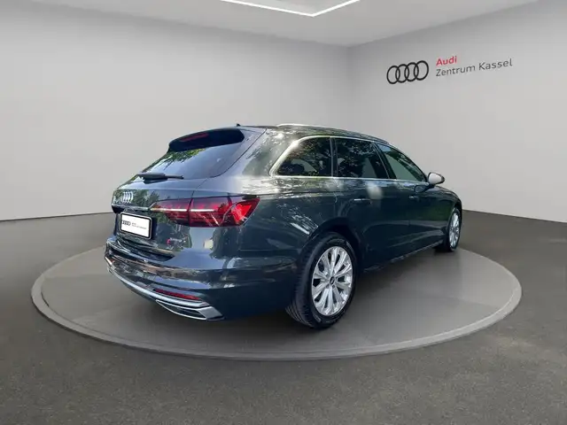 Audi A4 view 7